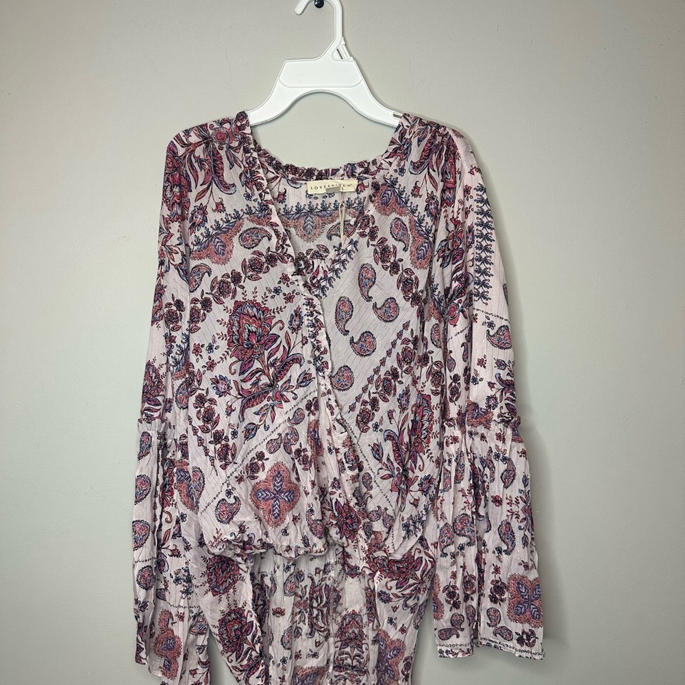 Lovestitch NWT Women's Purple Bell Sleeve Paisley Print High Low Top Sz S - Picture 3 of 9